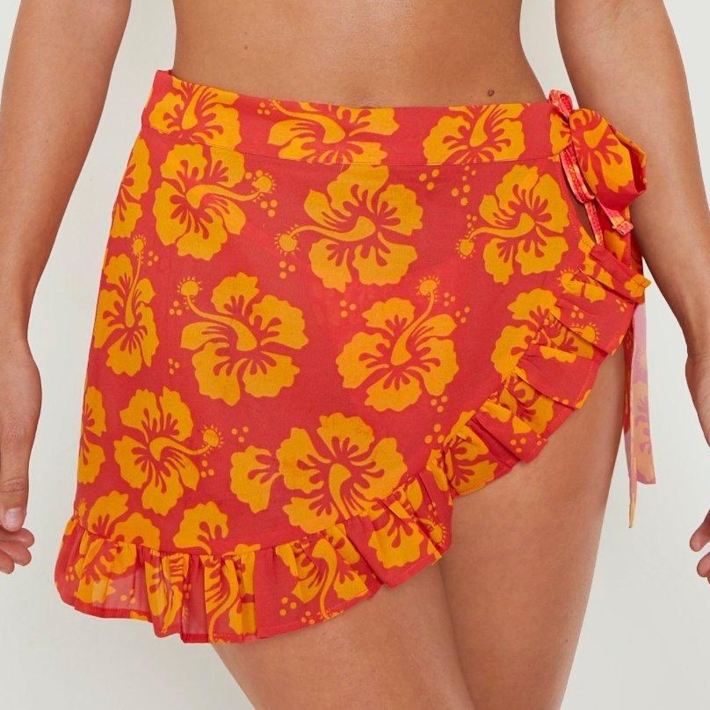 Boohoo Tropical Floral Ruffle Sarong
